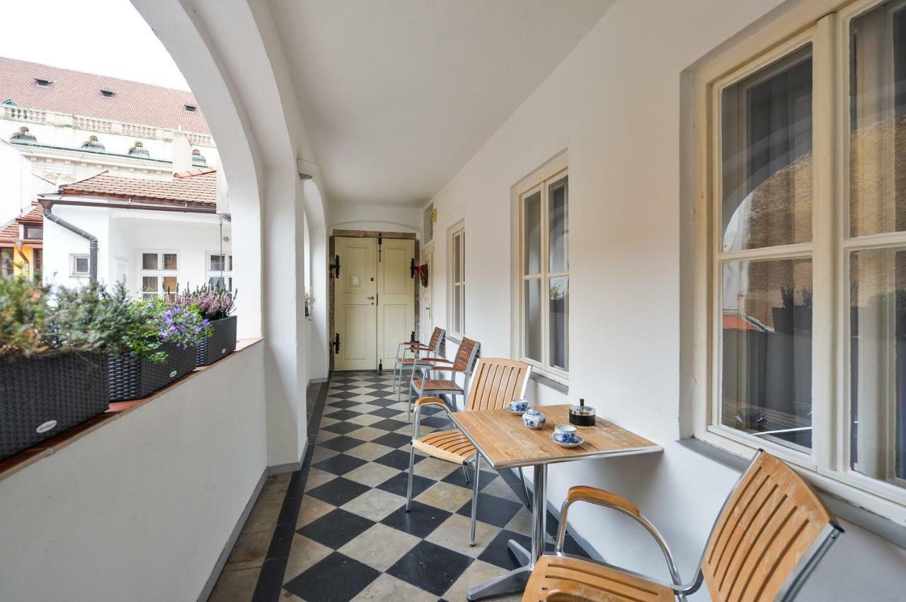 Romantic Apartment Prague Near Charles Bridge Exterior foto
